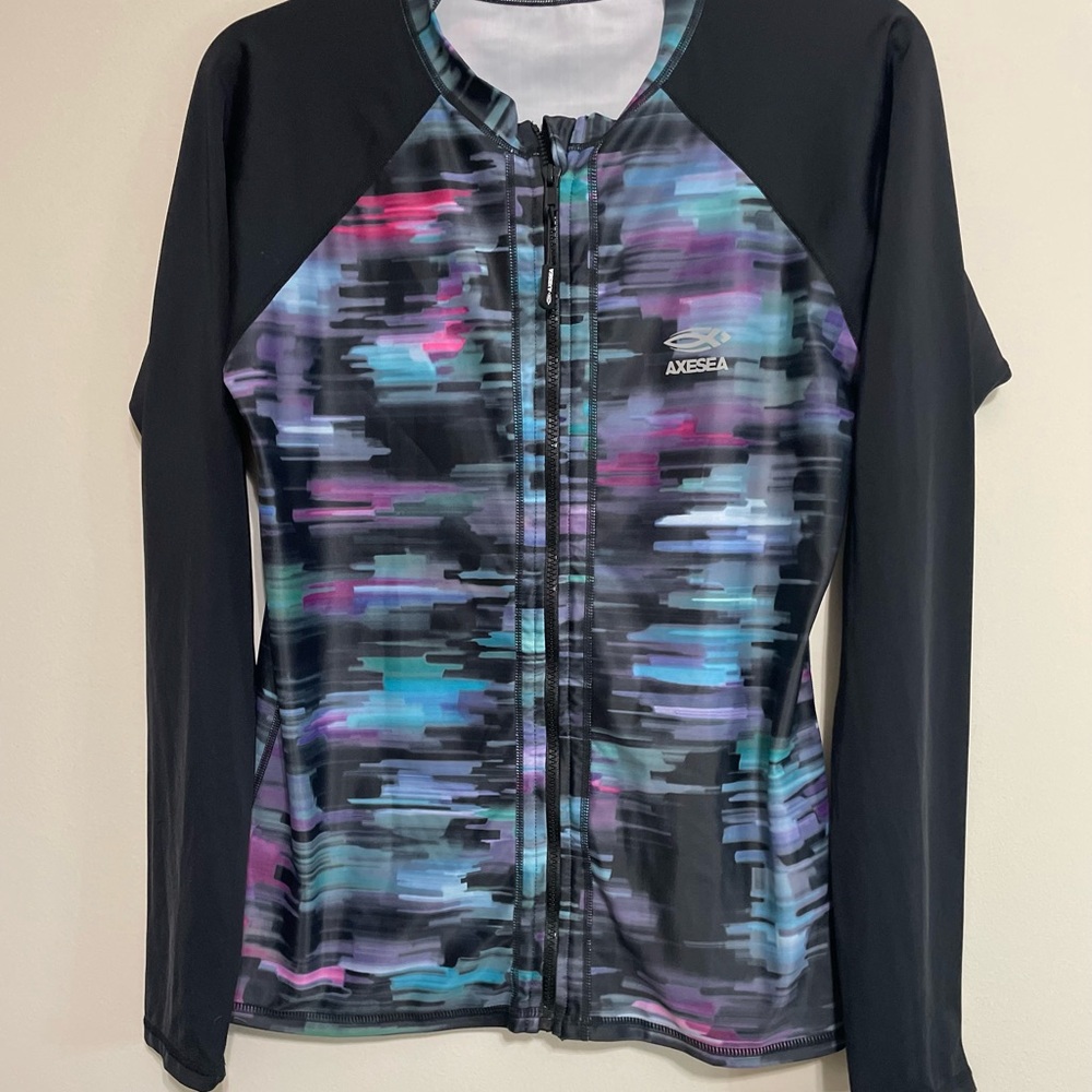 AXESEA Multicolor Long Sleeve Swim‎ Top~
Size 12~ active wear